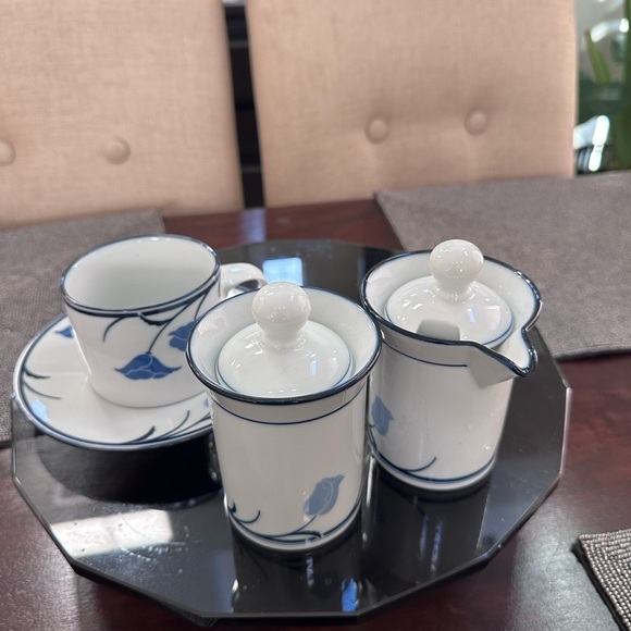 DANSK TIVOLI BELLES FLEURS BLUE (6) cup & saucers set and sugar and creamer. - Picture 4 of 6